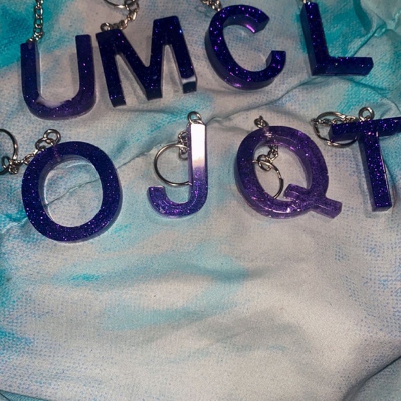 Customized keychain letters i can also do different colors if you are interested - Picture 12 of 12